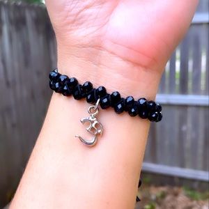 🛍✨3/$25✨🛍 Macrame style black crystal bracelet